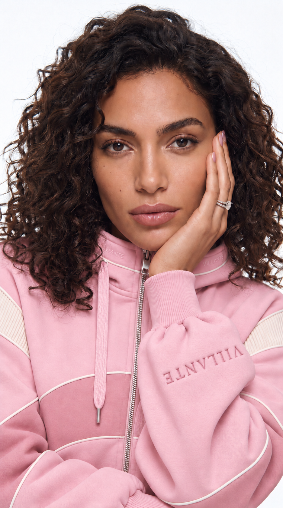 Woman wearing The Everyday Zip in Pink Blossom